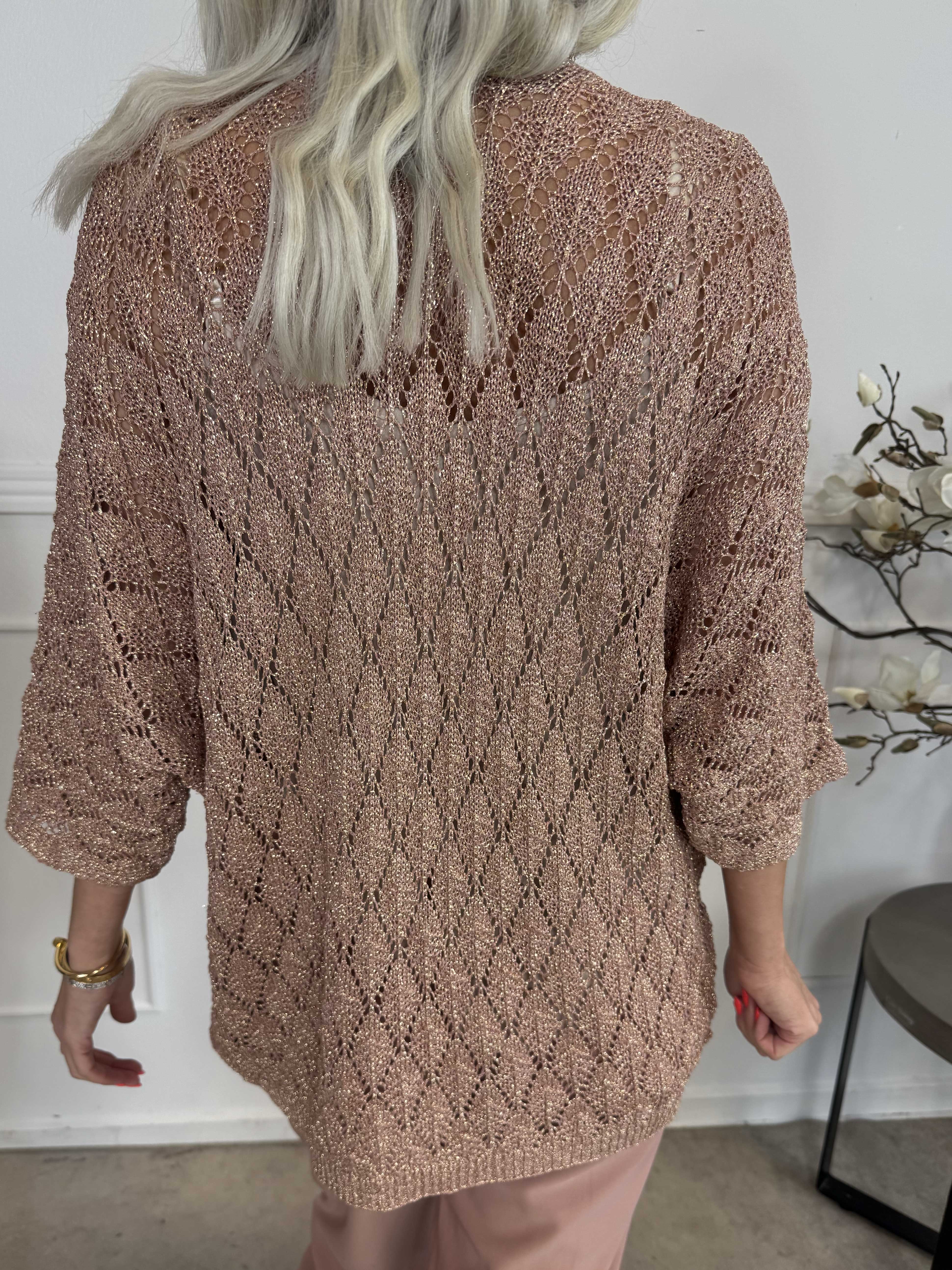 Selena - Söt virkad stickning med glittertrådar